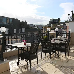 Hotel Grand Peninsula